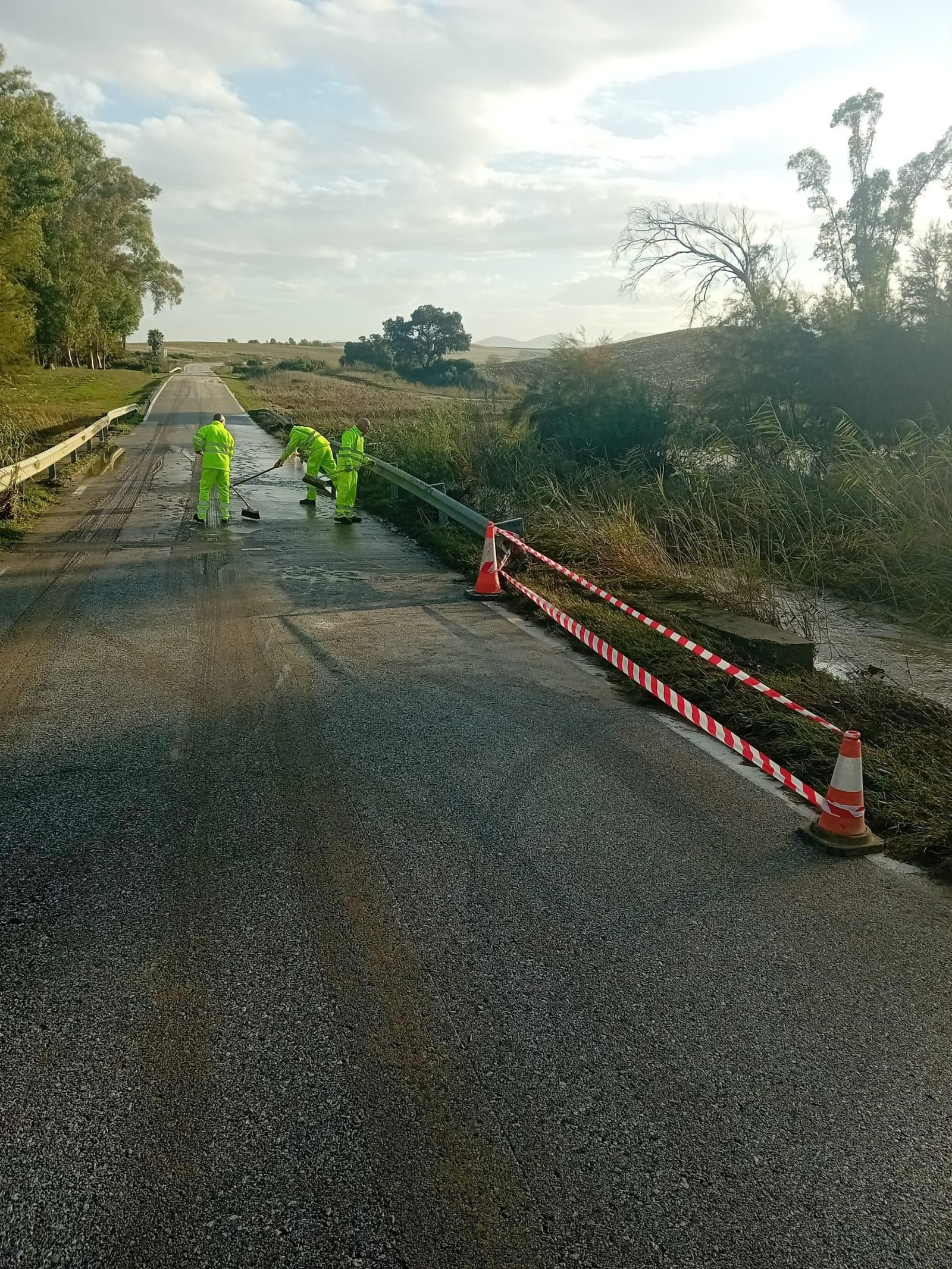 Estado y trabajos en la carretera CA6105.