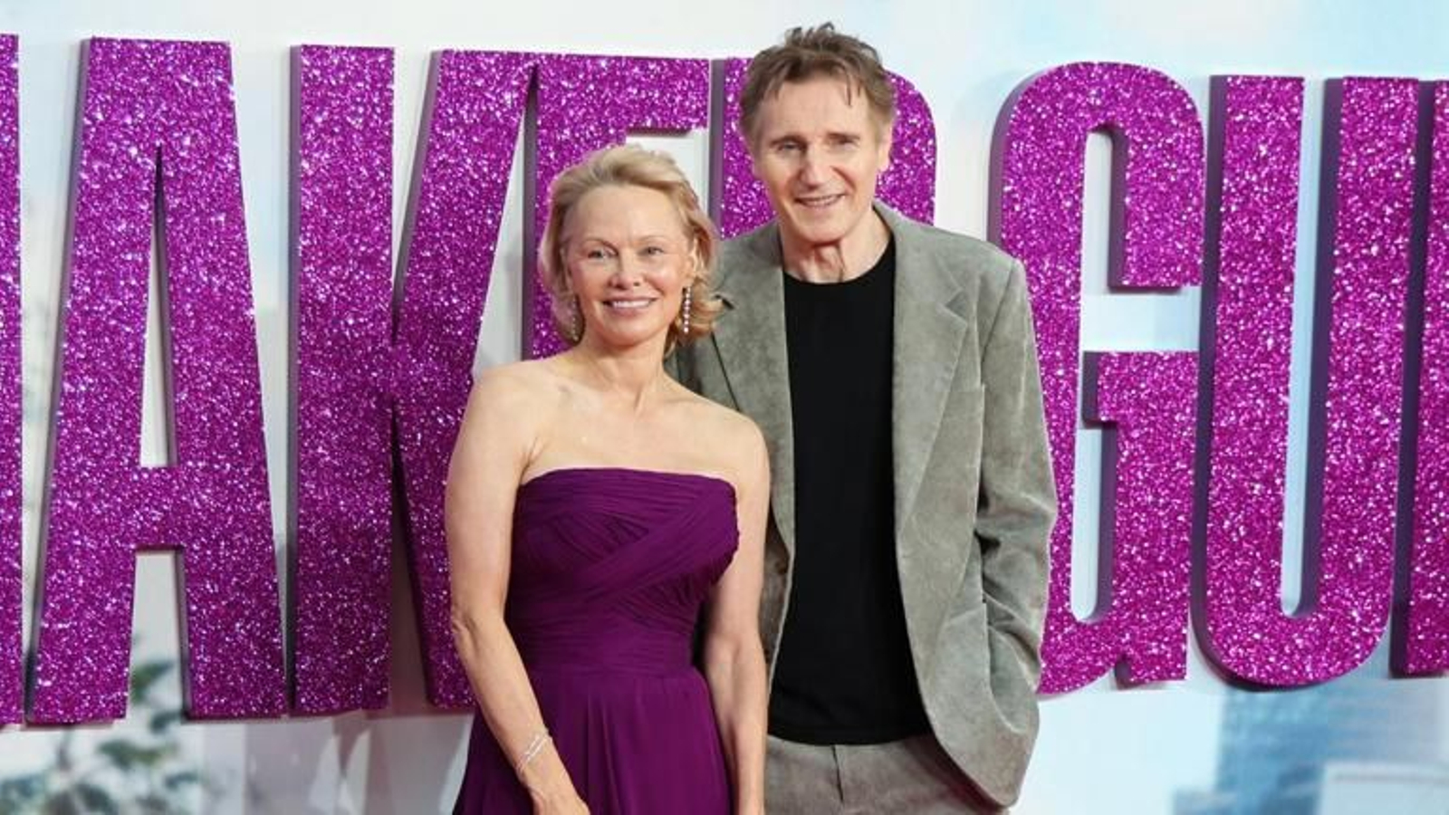 Pamela Anderson y Liam Neeson, un romance incipiente que dará mucho que hablar.