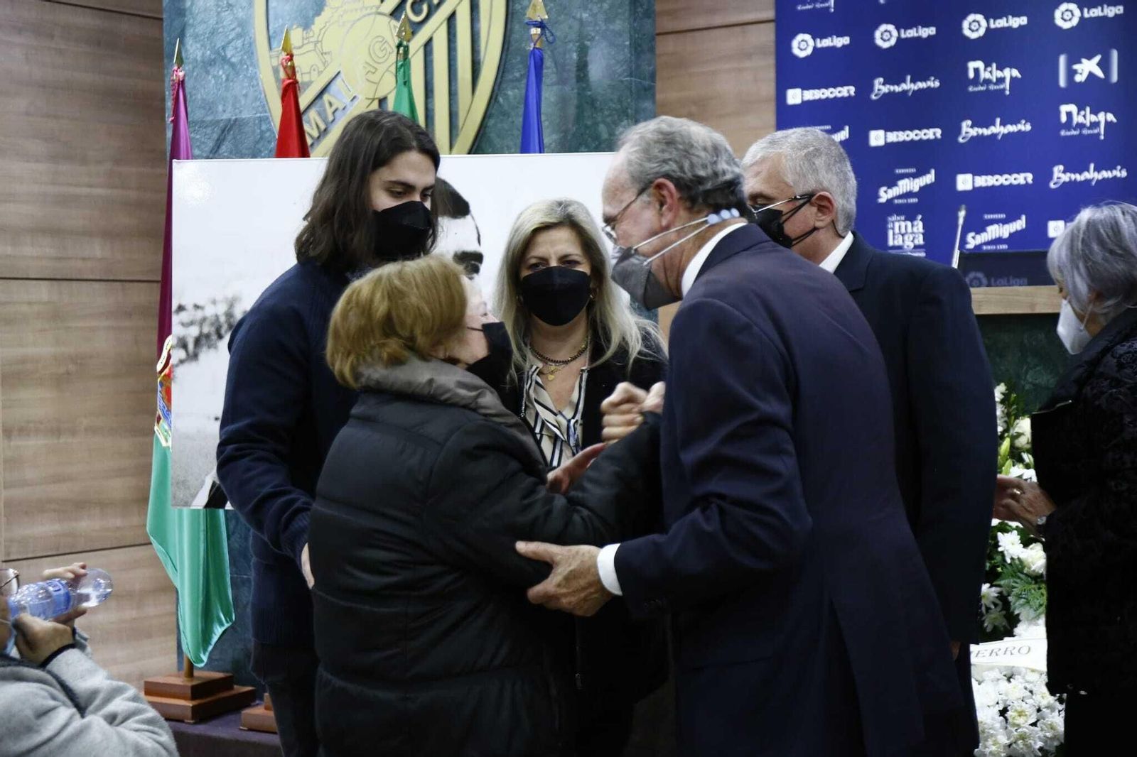El malaguismo despide en La Rosaleda a Antonio Benítez