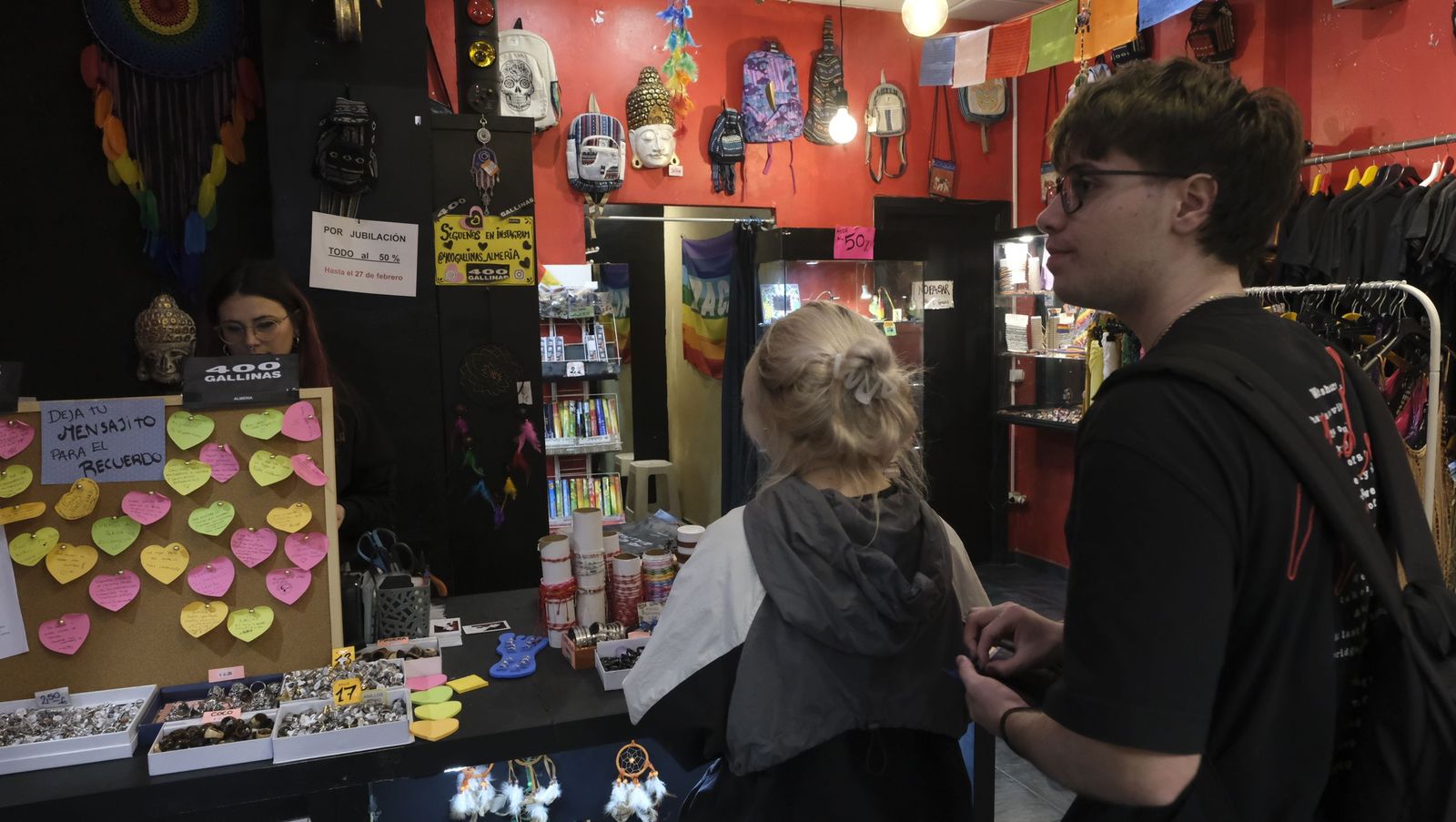 '400 gallinas' echa el cierre tras cerca de tres décadas en Almería, en imágenes