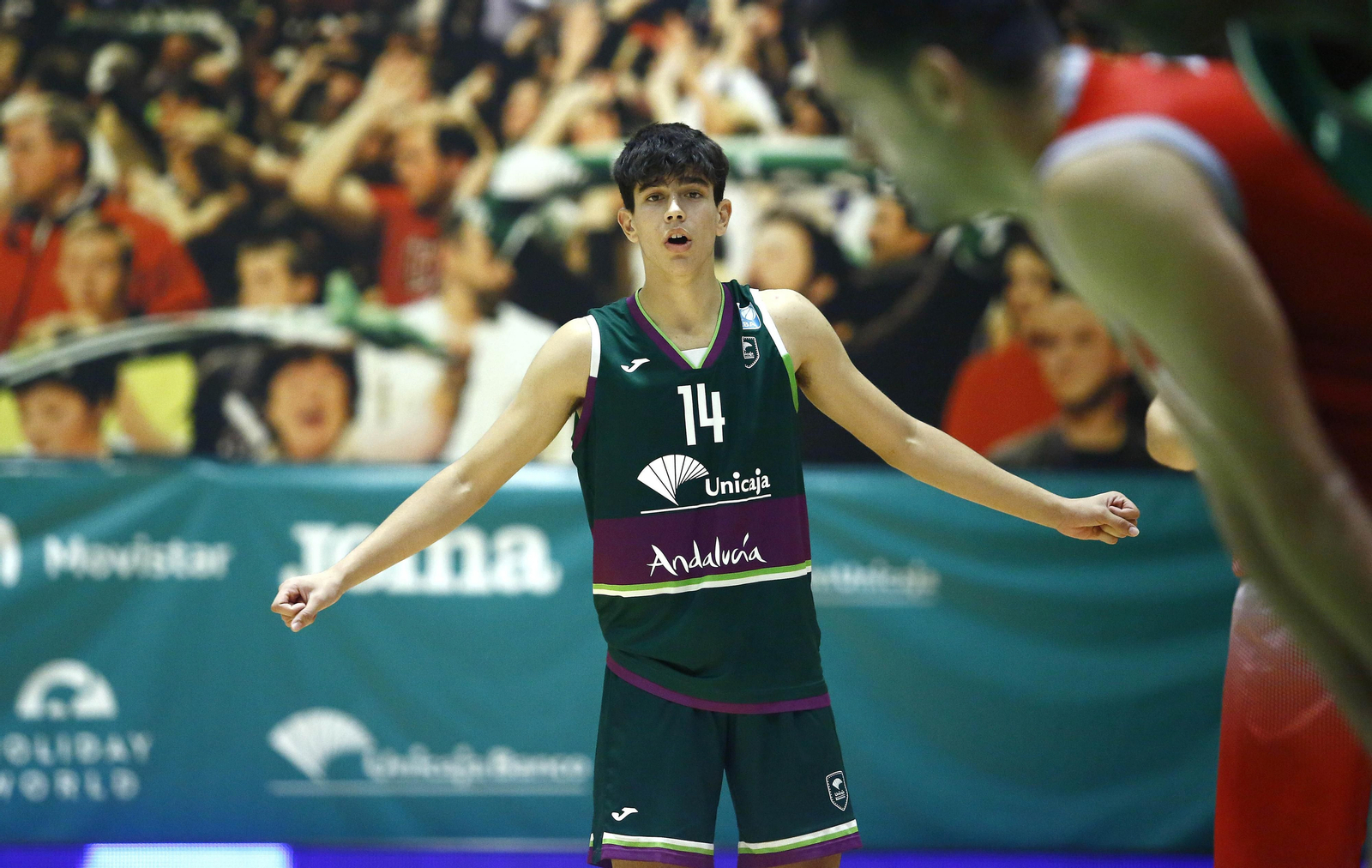 El Unicaja de Liga EBA vence el derbi ante el Colegio El Pinar