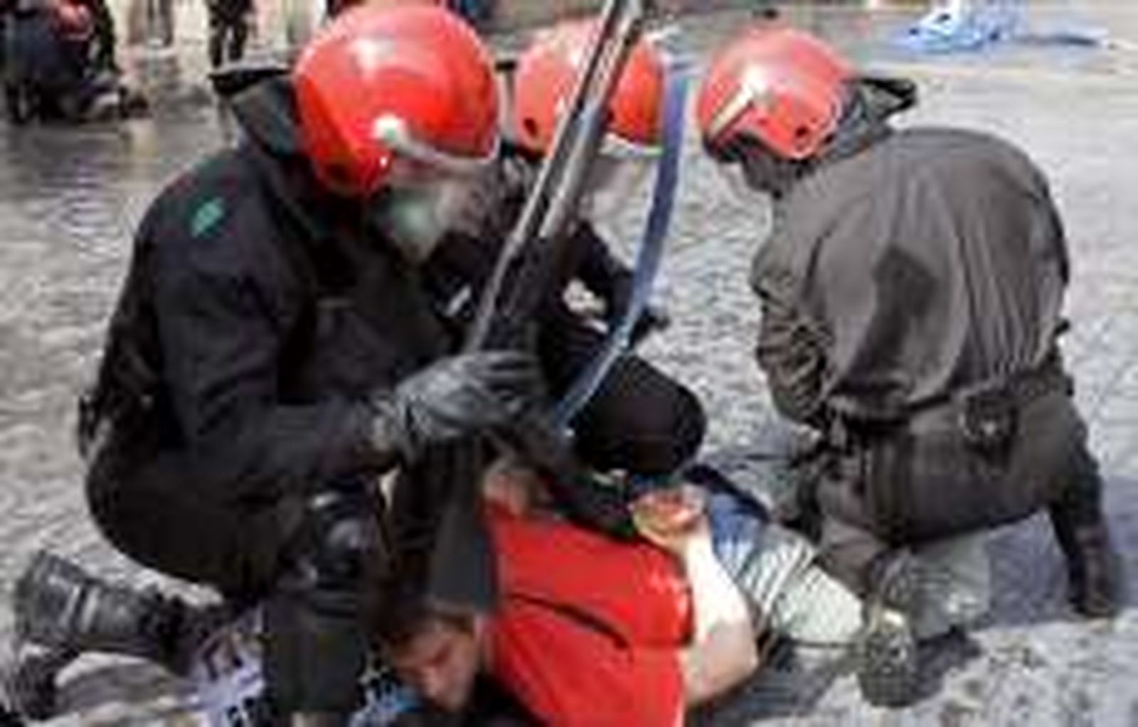 Cinco detenidos al impedir la Ertzaintza una marcha prohibida