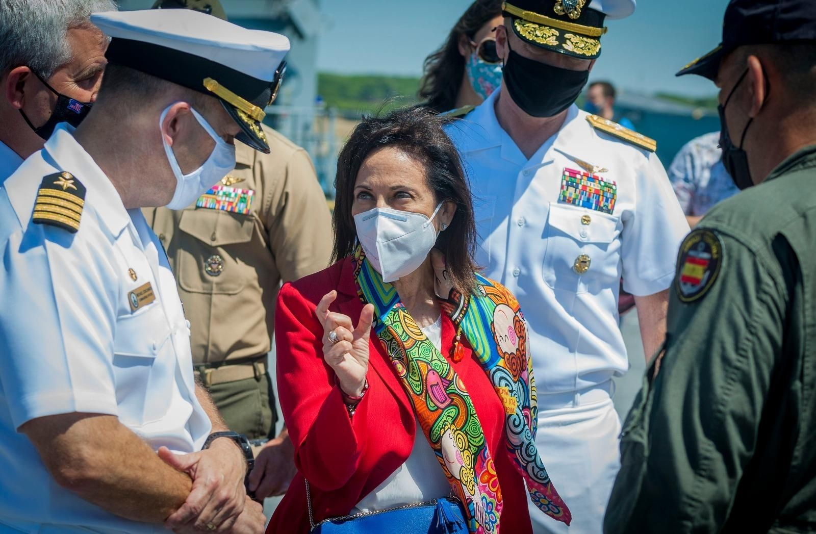 Visita de la Ministra de Defensa a Rota: el USS ‘Hershel Woody Williams’ y en Centro de Supervivencia de la Armada