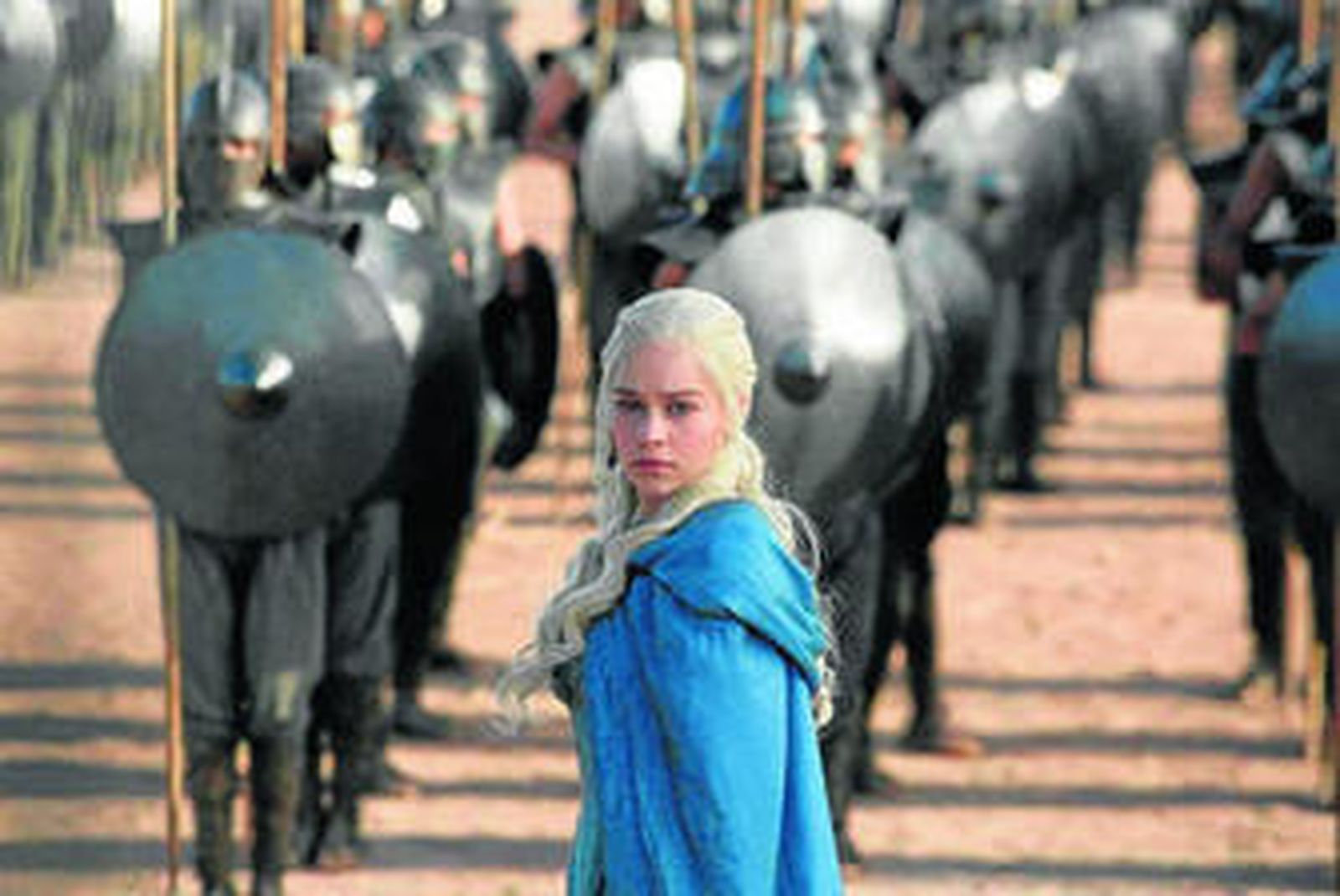 La actriz Emilia Clarke, Daenerys Targaryen en 'Juego de tronos', en una escena de la tercera temporada.
