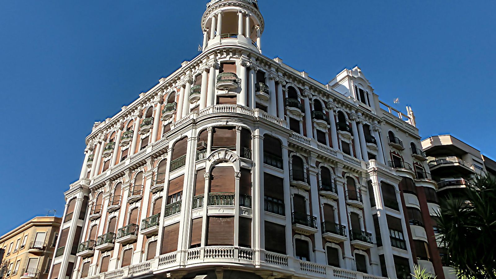 Fachada el emblemático edificio Casa Cerdá, en Murcia.