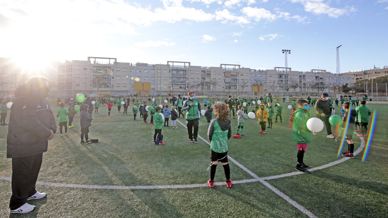 Emotivo homenaje de todo el Pueblo Nuevo a su entrenador
