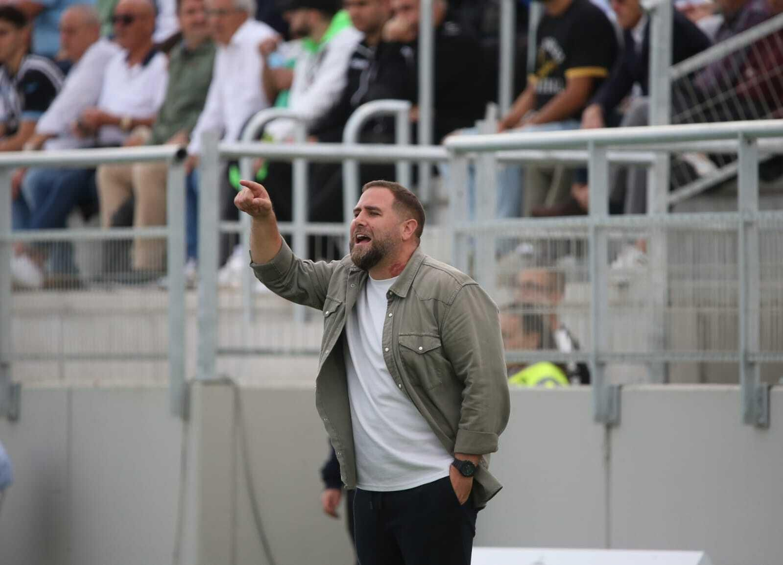 Javi Motos, en el estadio municipal Ciudad de La Línea.