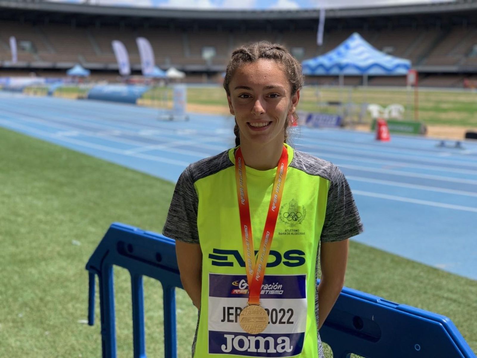 Ana Prieto, con su medalla de campeona de España