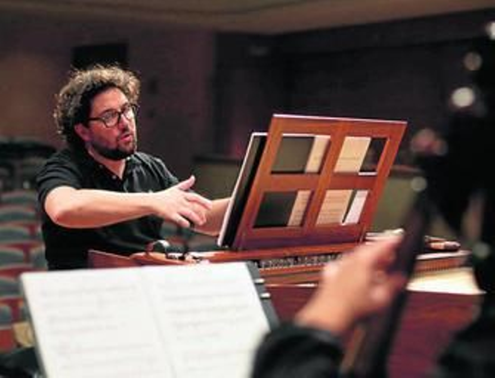 Aarón Zapico (Langreo, 1978), durante un ensayo en la Sala Joaquín Turina con motivo de su reciente visita al Femás.