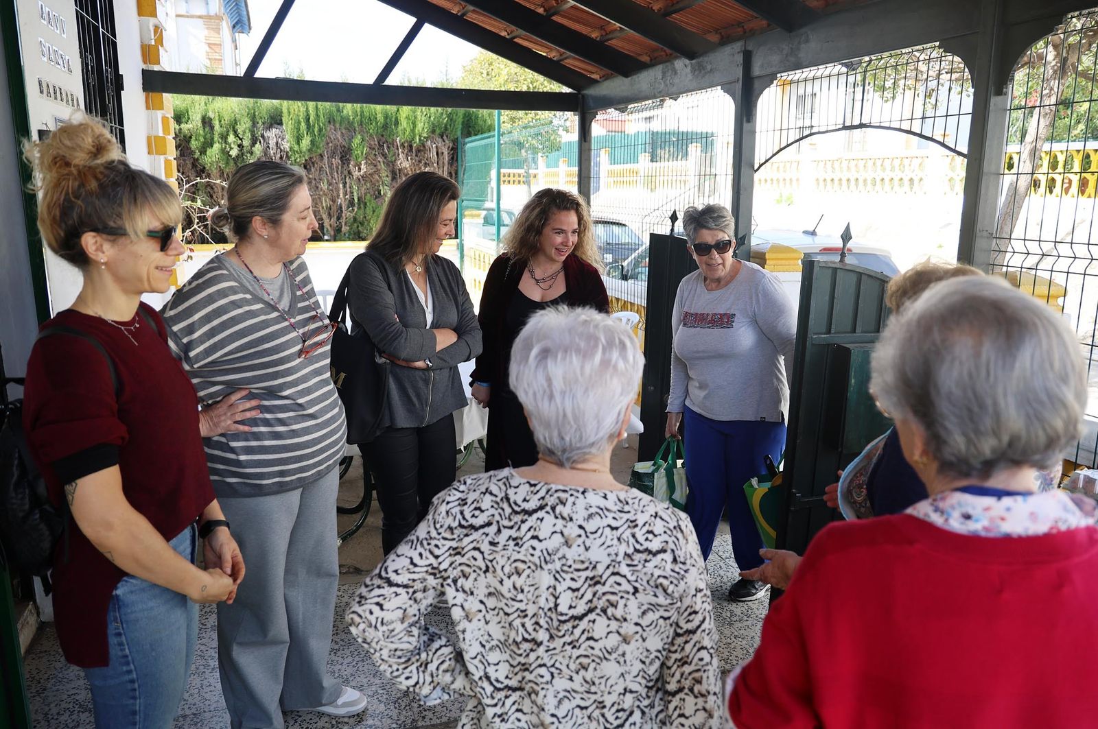 Imágenes de la elaboración de dulces de Cuaresma por los vecinos del Barrio Obrero