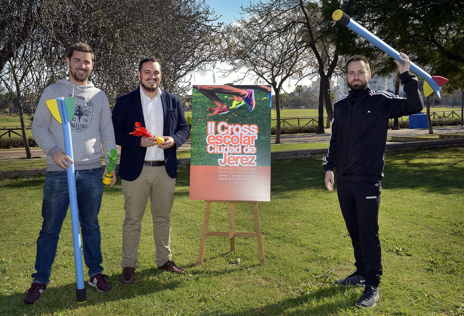 El delegado municipal, junto a los organizadores.