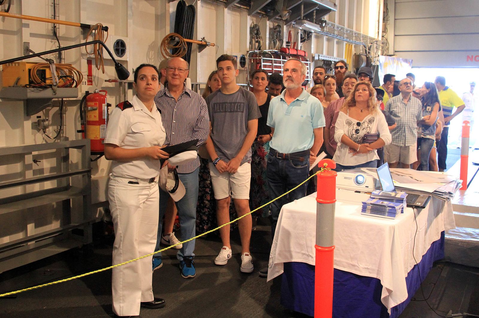 Imágenes de la Fragata Cristóbal Colón F-105