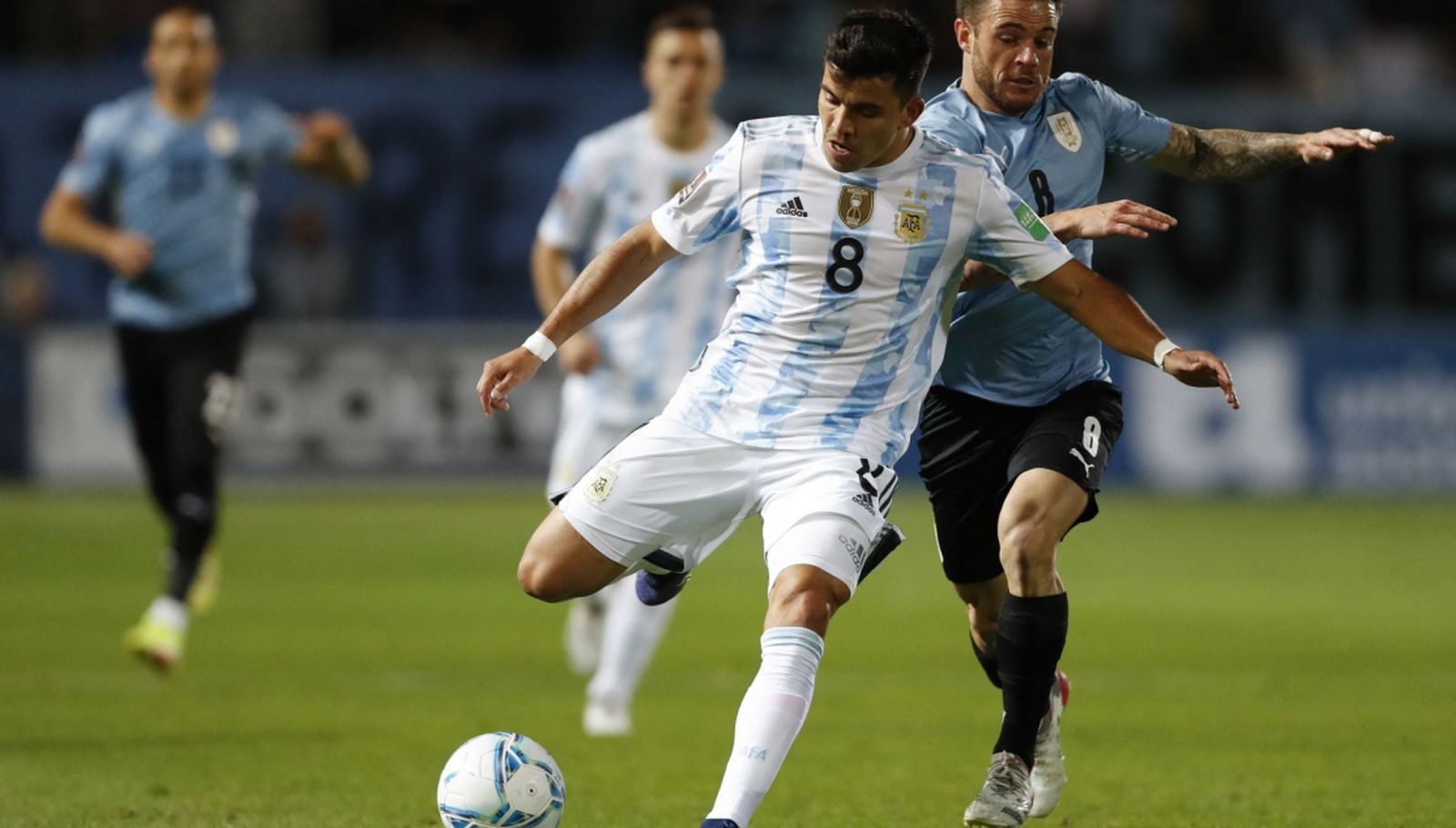 Acuña, en un lance del partido ante Uruguay.