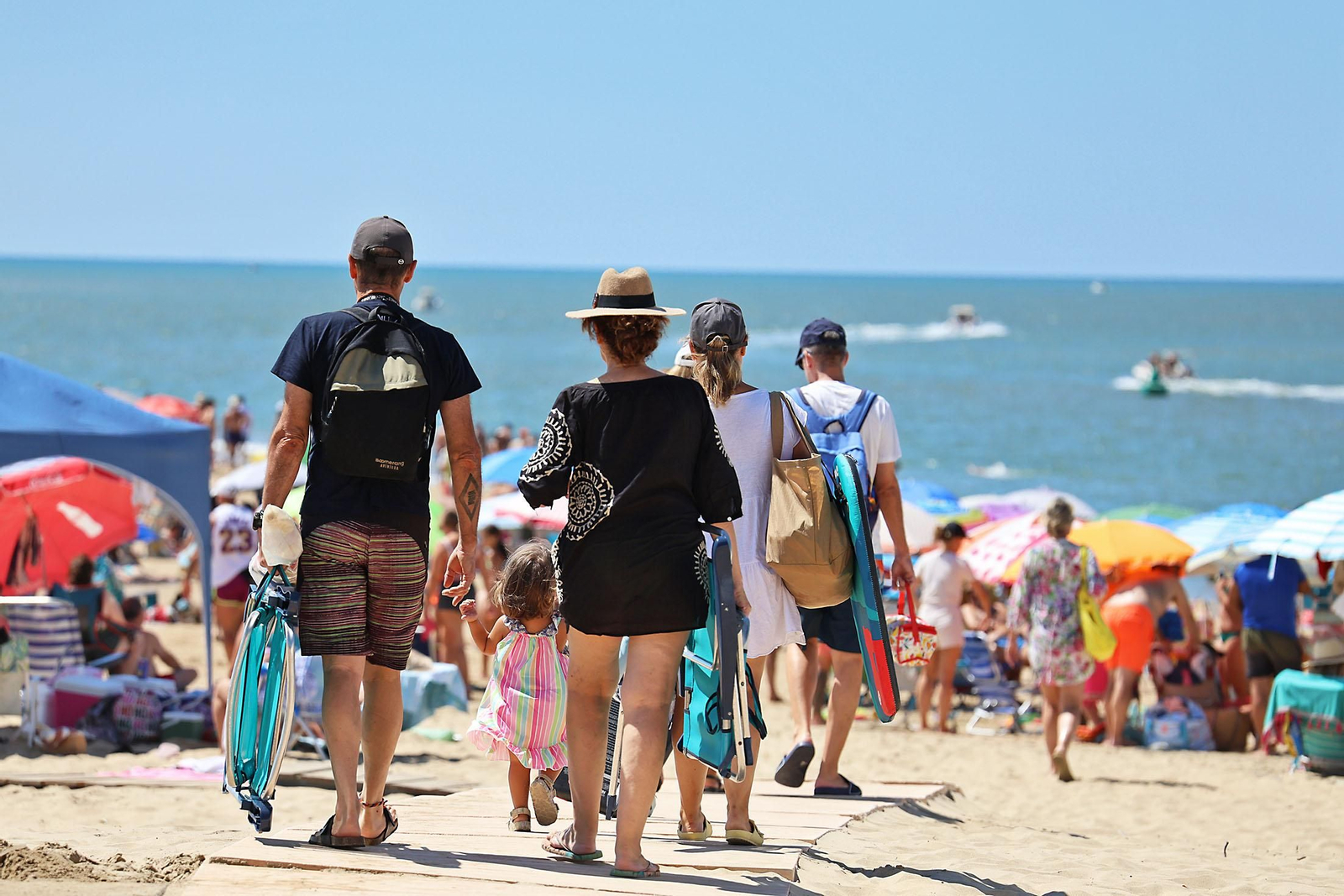 Las imágenes del domingo de playa en Huelva