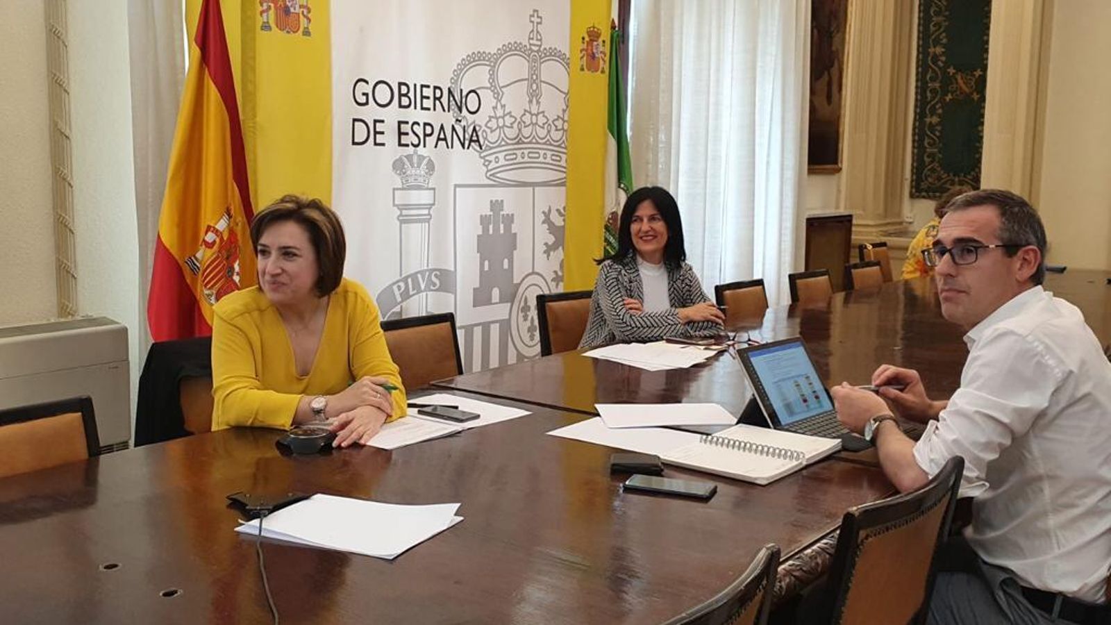 Reunión de la mesa del aeropuerto.