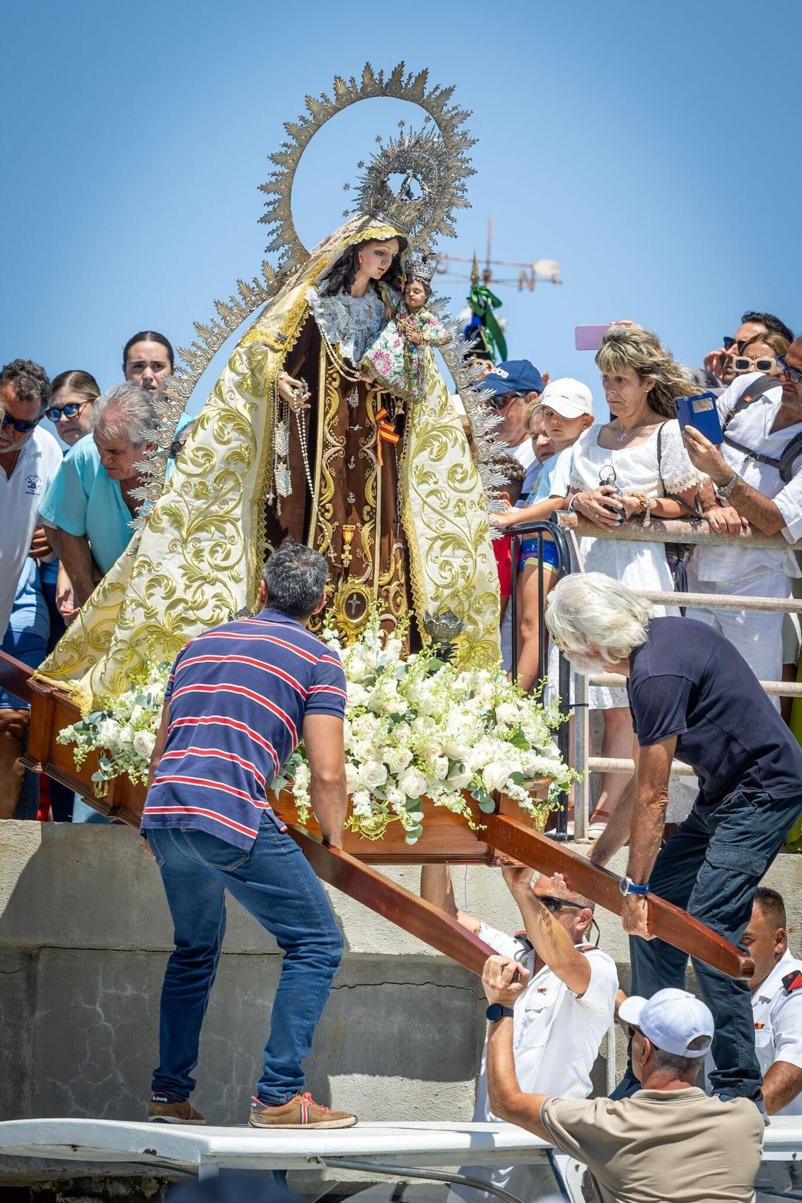 Así ha sido la procesión marítima de la Virgen del Carmen de Gallineras: las imágenes