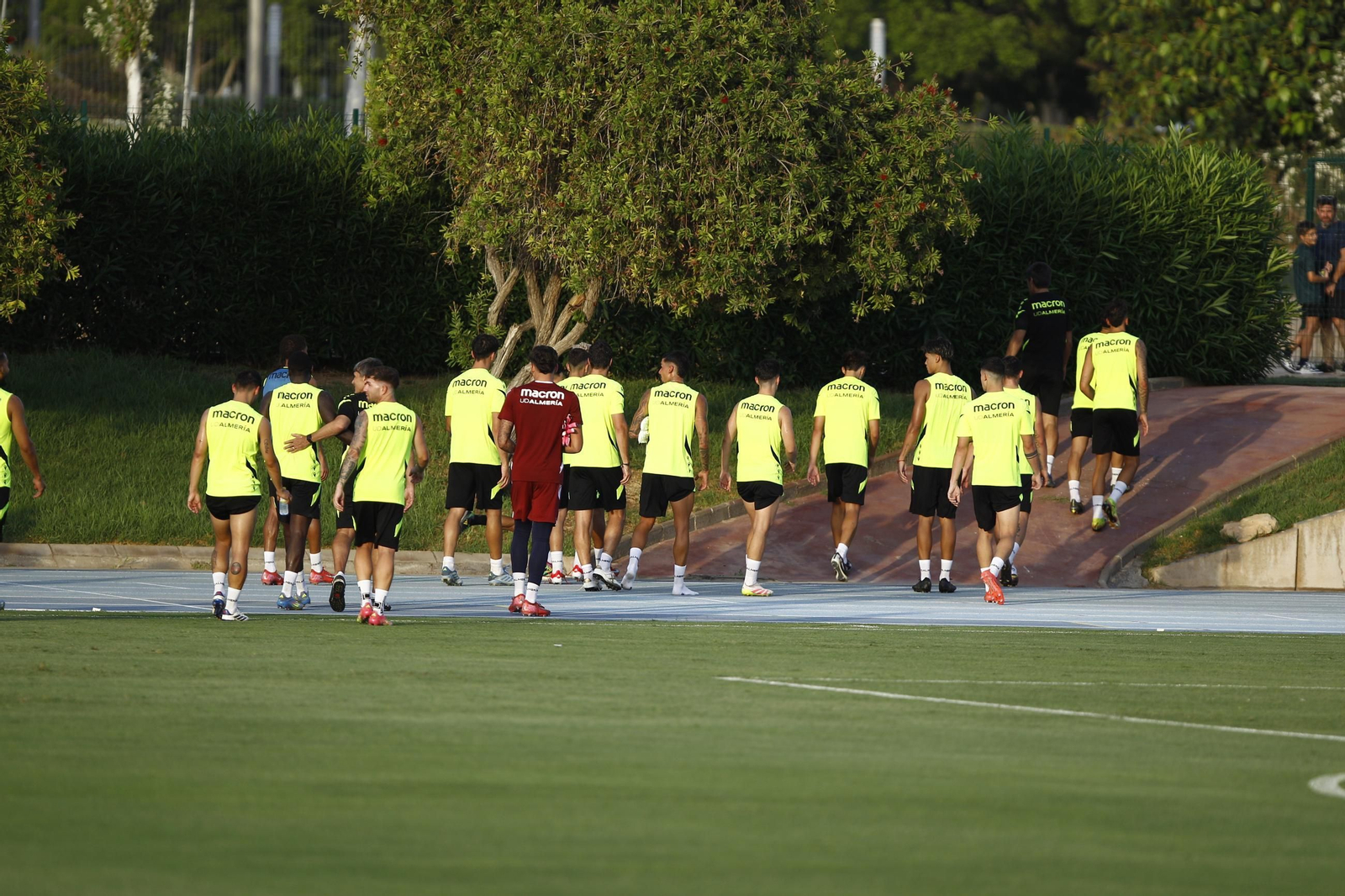Primer entrenamiento de la Temporada 2025-2026 de la U.D. Almería, en imágenes
