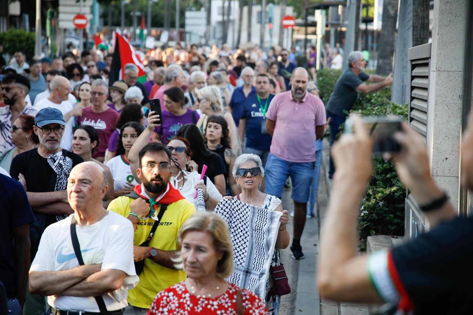 Imágenes de la manifestación en Almería por el genocidio en Palestina