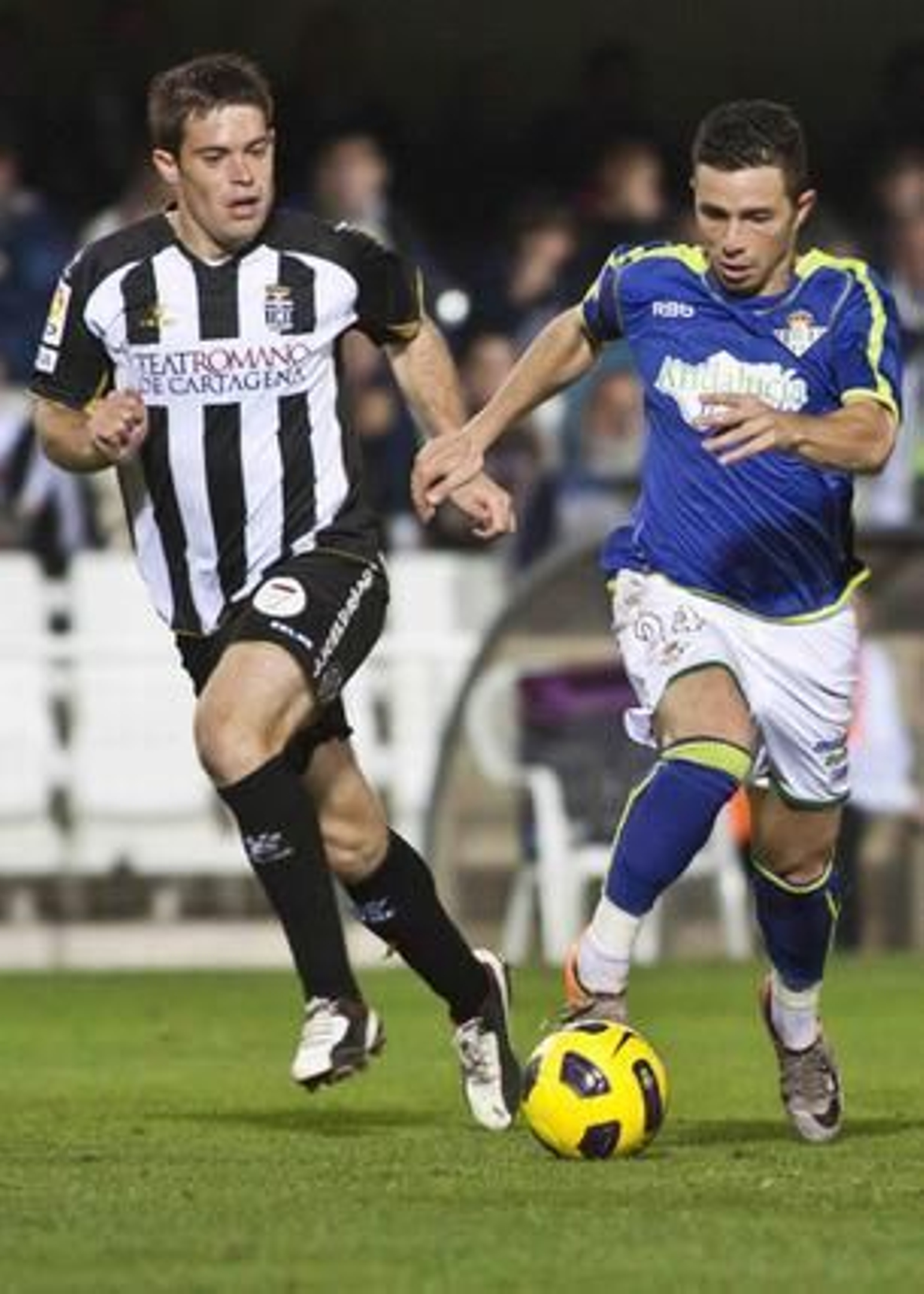 Los de Pepe Mel se dejan remontar en dos minutos.

Foto: LOF