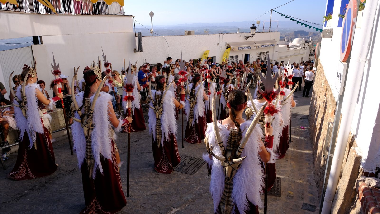 El espectacular desfile de Moros y Cristianos de Mojácar, en imágenes