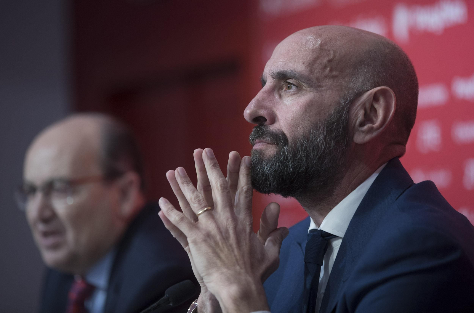 La presentación de Monchi con director deportivo del Sevilla, en imágenes