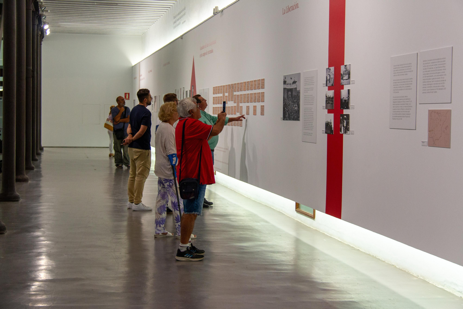 Así es la exposición que recupera la memoria de los granadinos del sur de la provincia