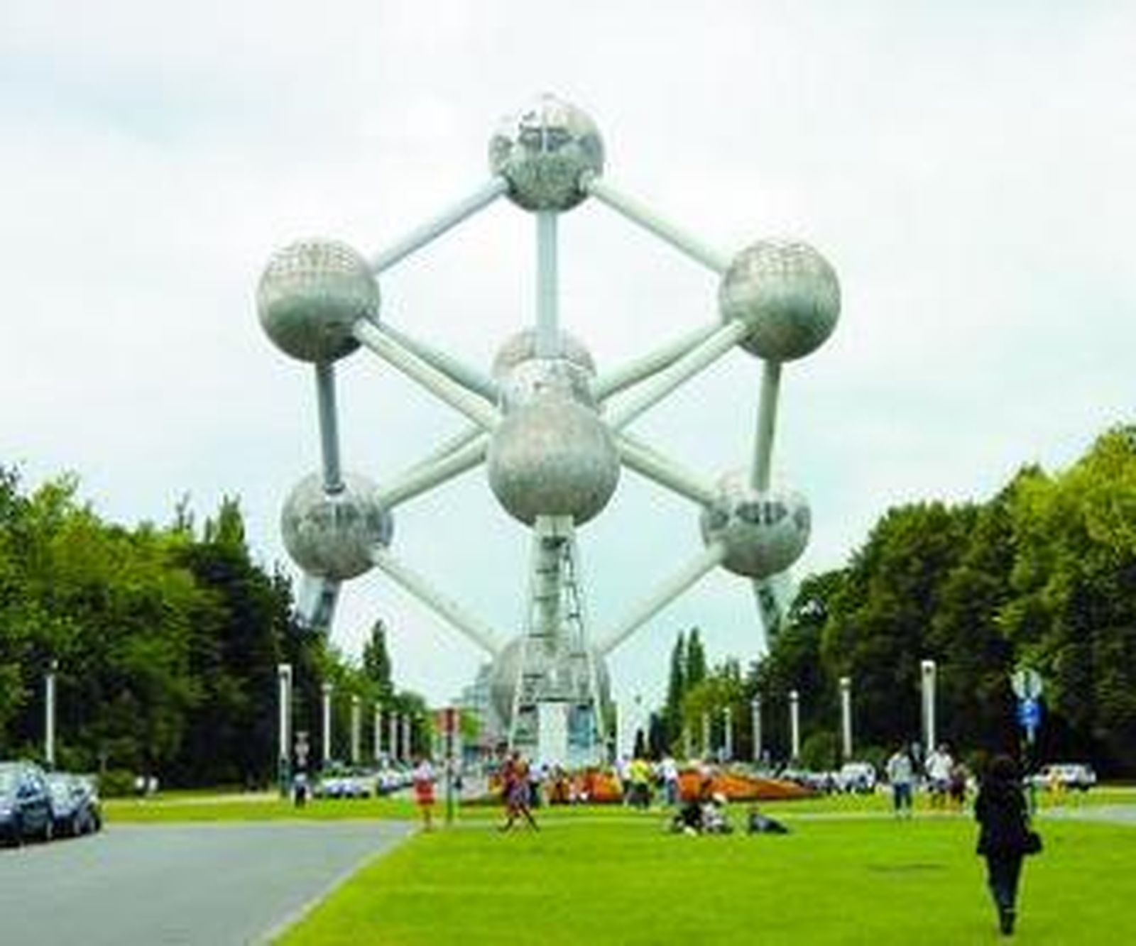 El Atomium se viste de gala para celebrar su medio siglo