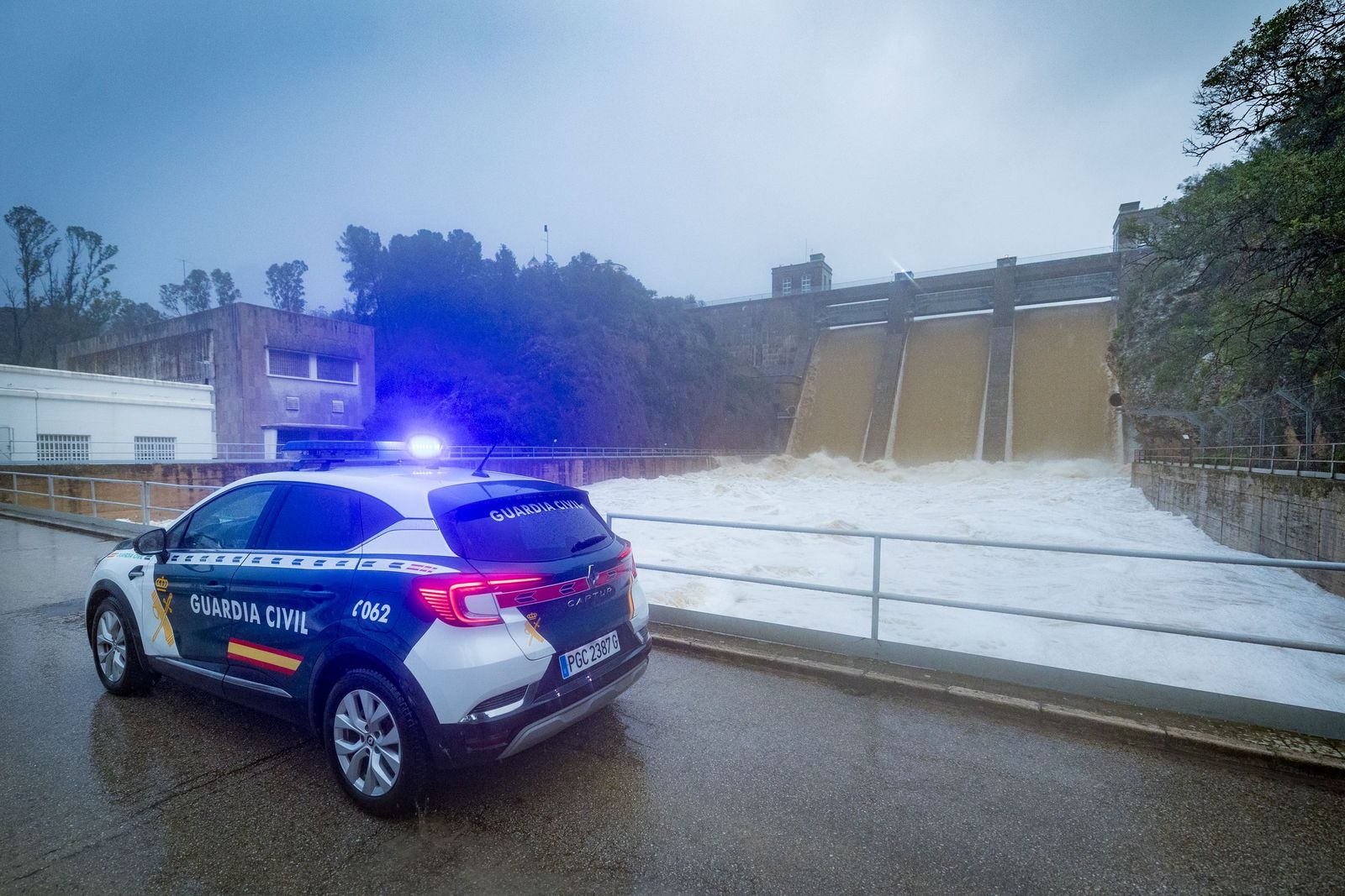 Las imágenes de las inundaciones en Arcos: la espectacular crecida del río Guadalete por la apertura de las presas
