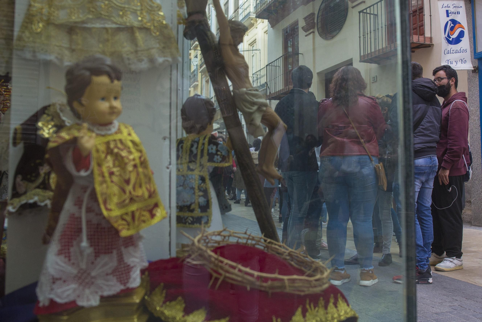 Las fotos del Domingo de Ramos, con largas colas en los templos