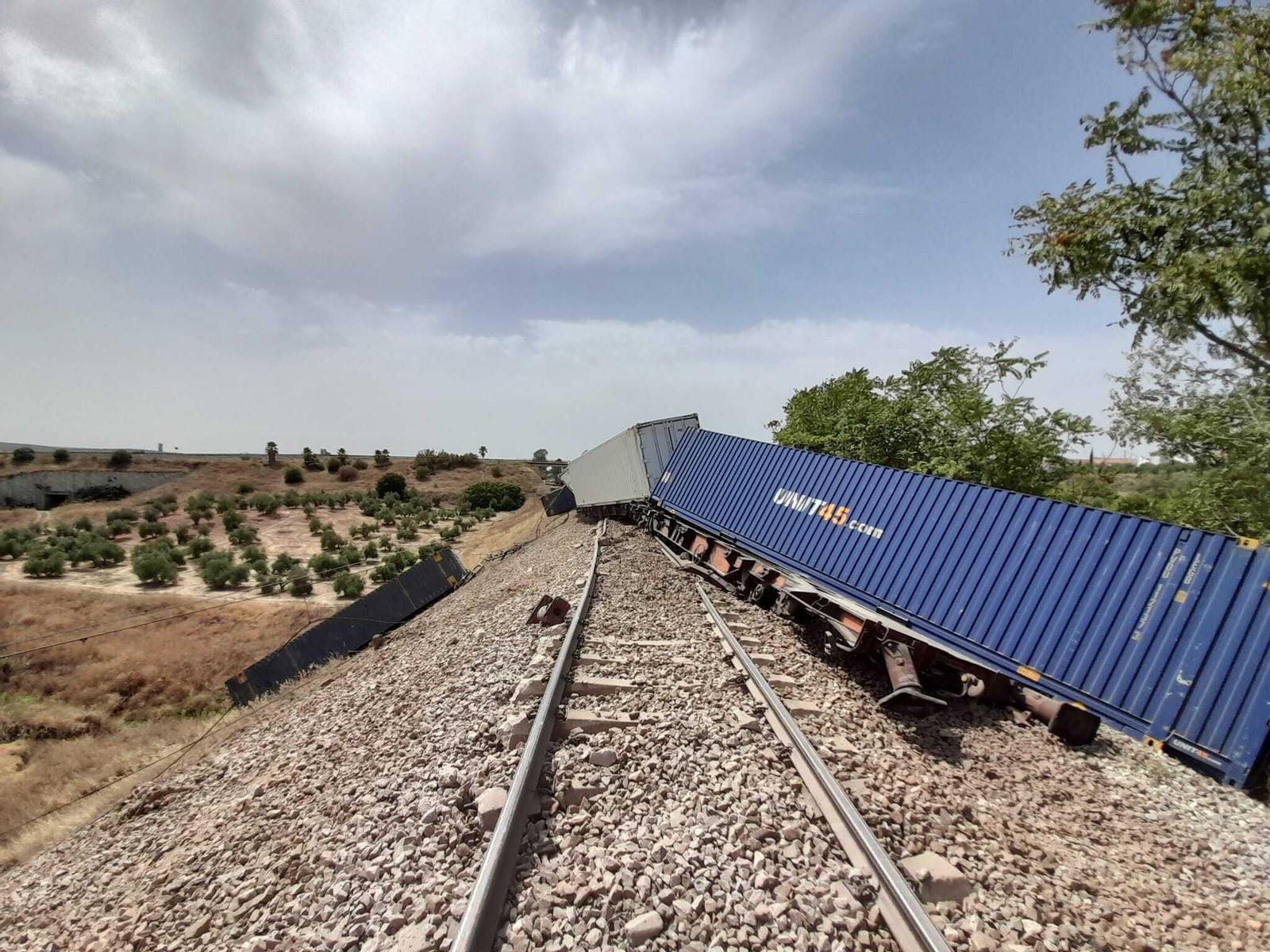 Tren de mercancías descarrilado en Montoro.