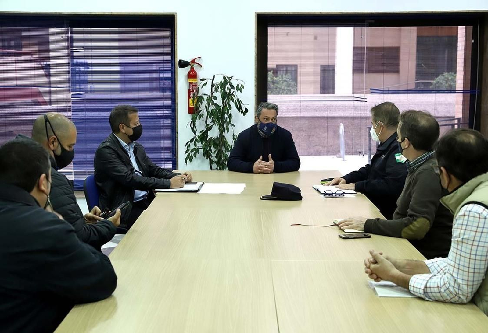 Reunión de seguimiento con hosteleros de la calle San Pablo para el cumplimiento de la normativa de prevención del Covid-19