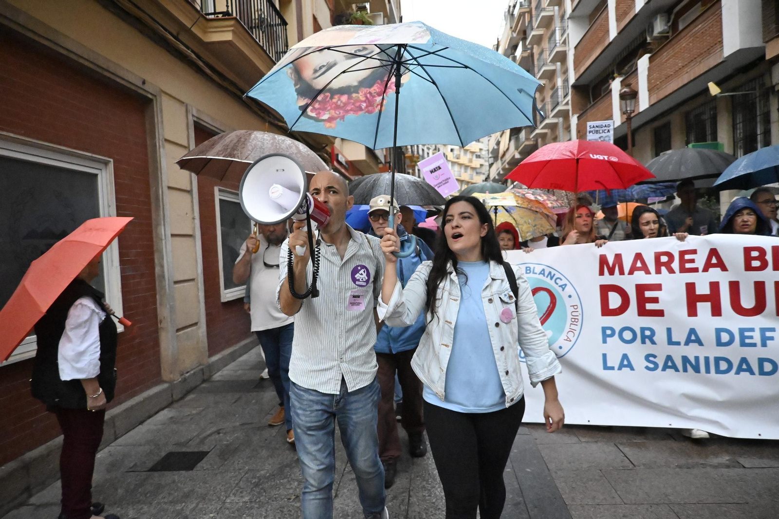 Las mejores imágenes de la manifestación por la sanidad en Huelva