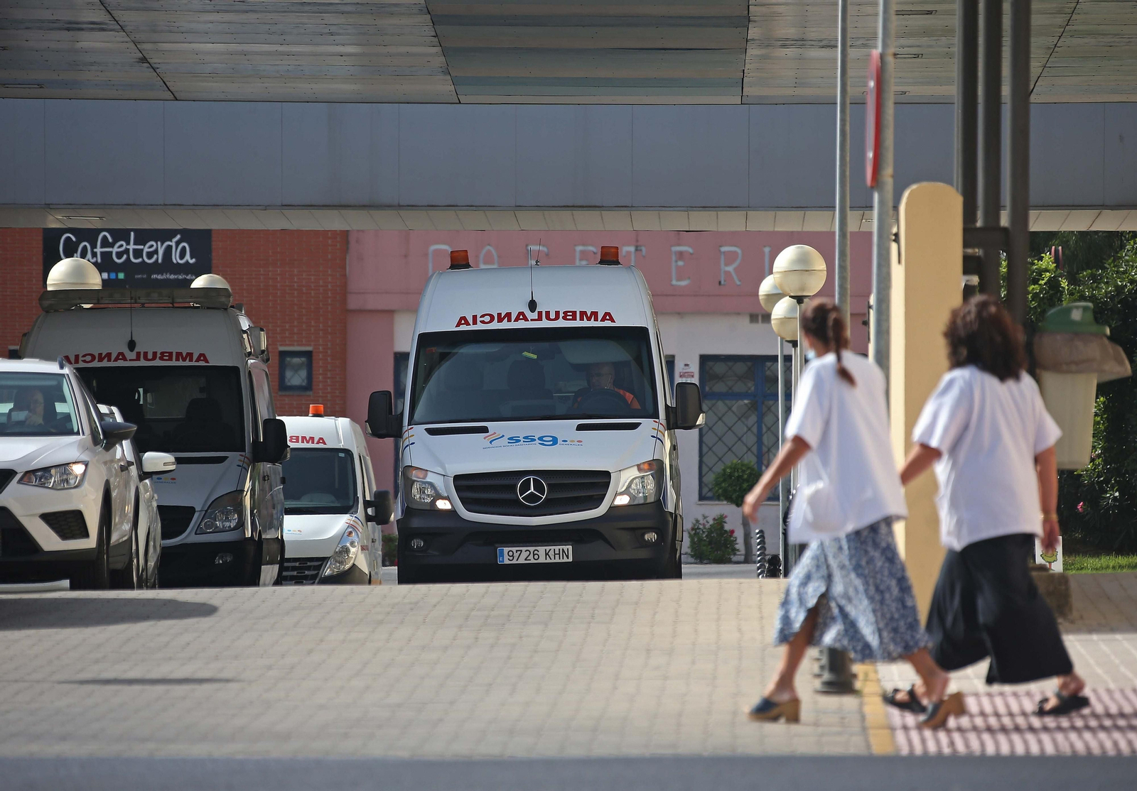 Acceso al hospital Punta de Europa.