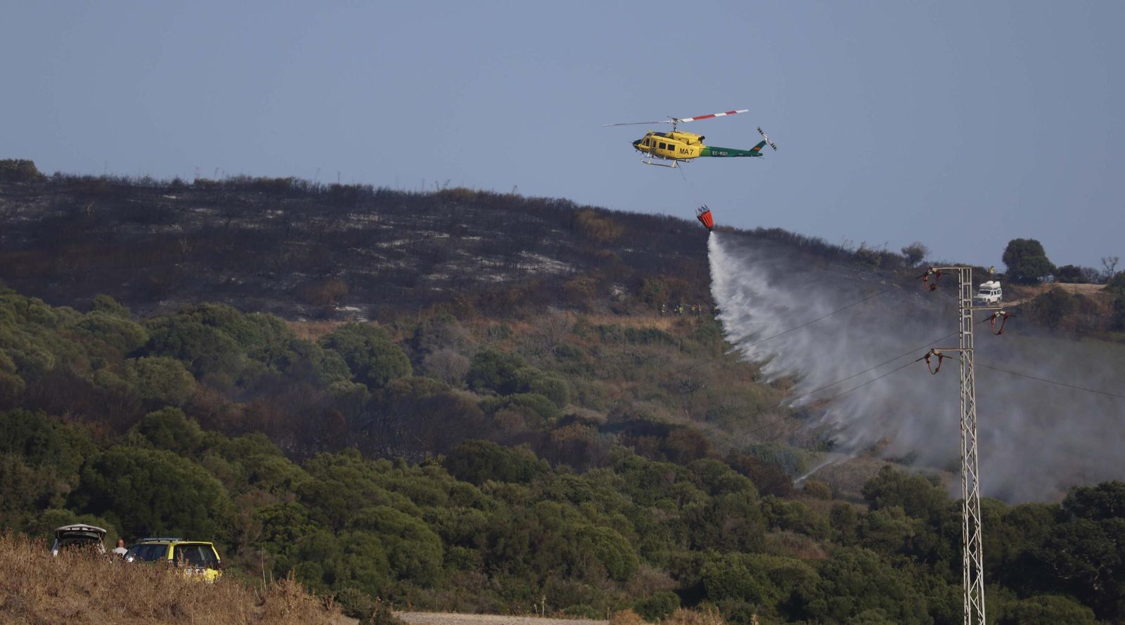 Las fotos del incendio forestal entre las Pantallas y Marchenilla, en Algeciras
