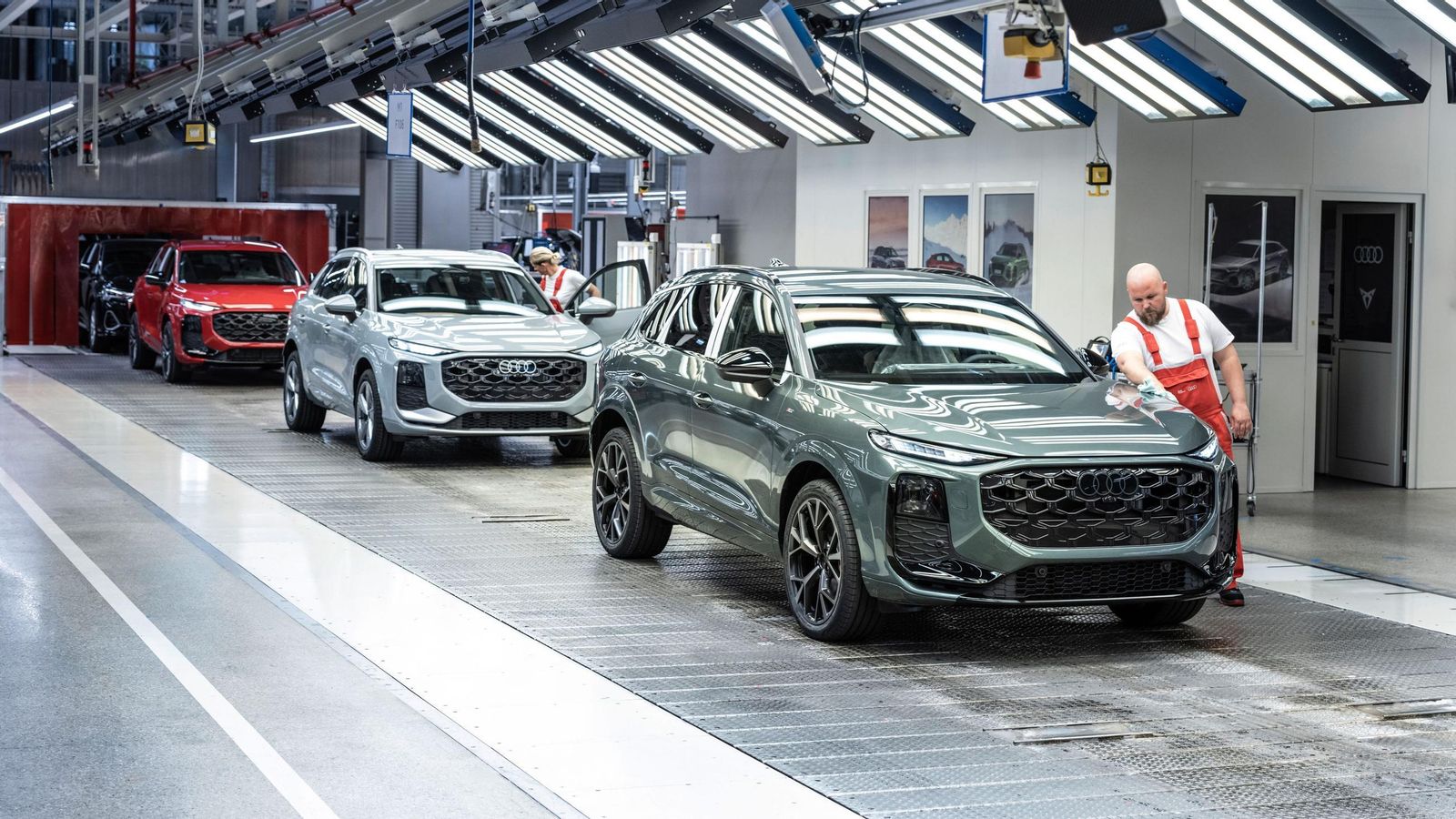 Aud propone para el Q3 hasta once colores de carrocería en su gama estándar, aunque también existe la posibilidad de optar por una oferta personalizada.