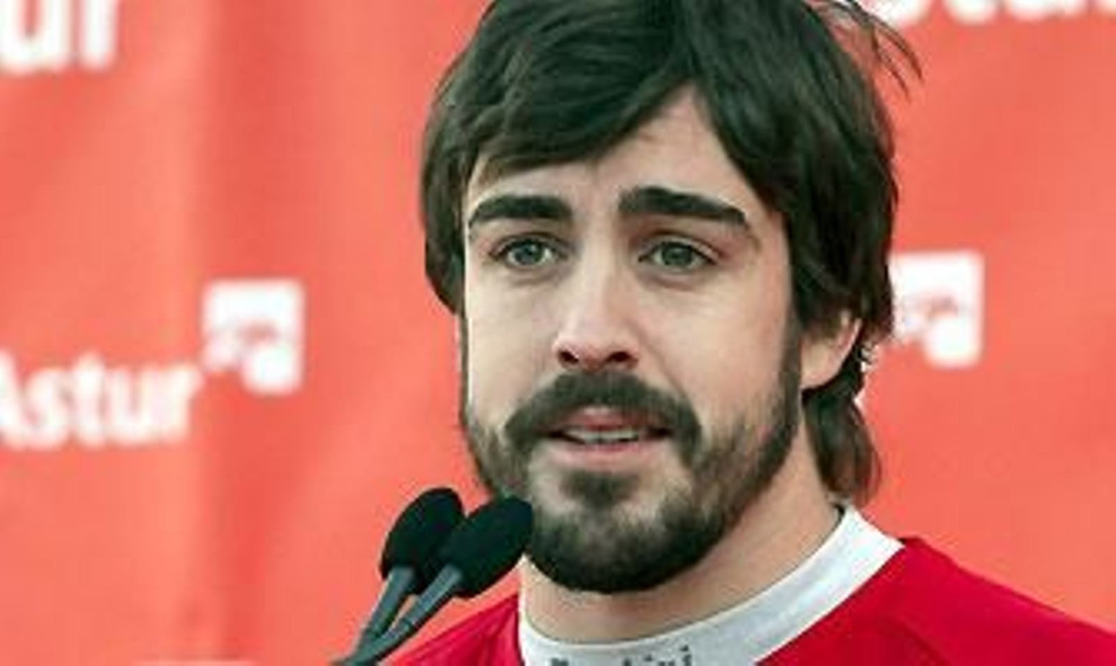 A Alonso no le preocupa que Vettel fiche por Ferrari