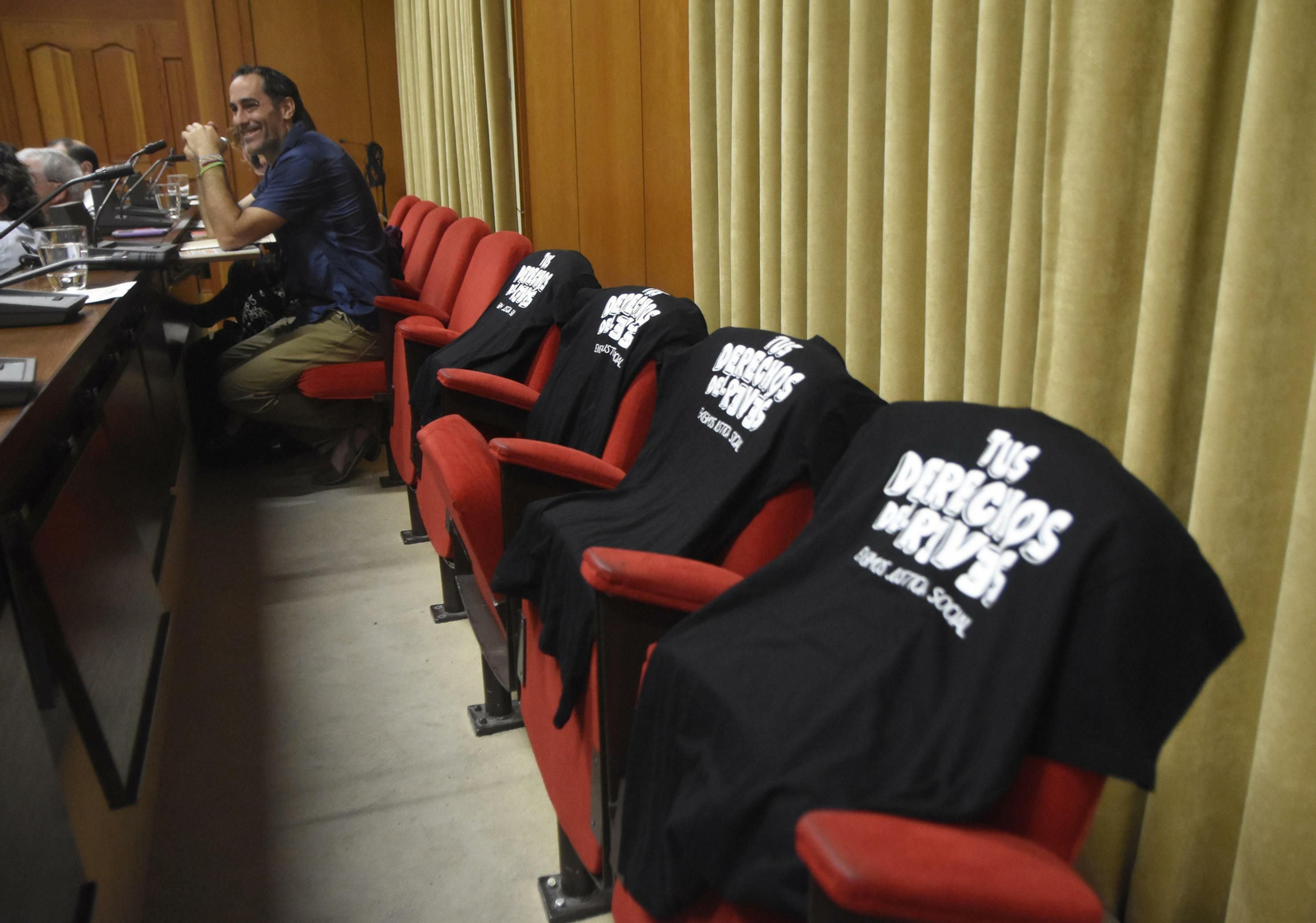 Bancada de los ediles de Ganemos, vacía Bancada de los ediles de Ganemos, vacía