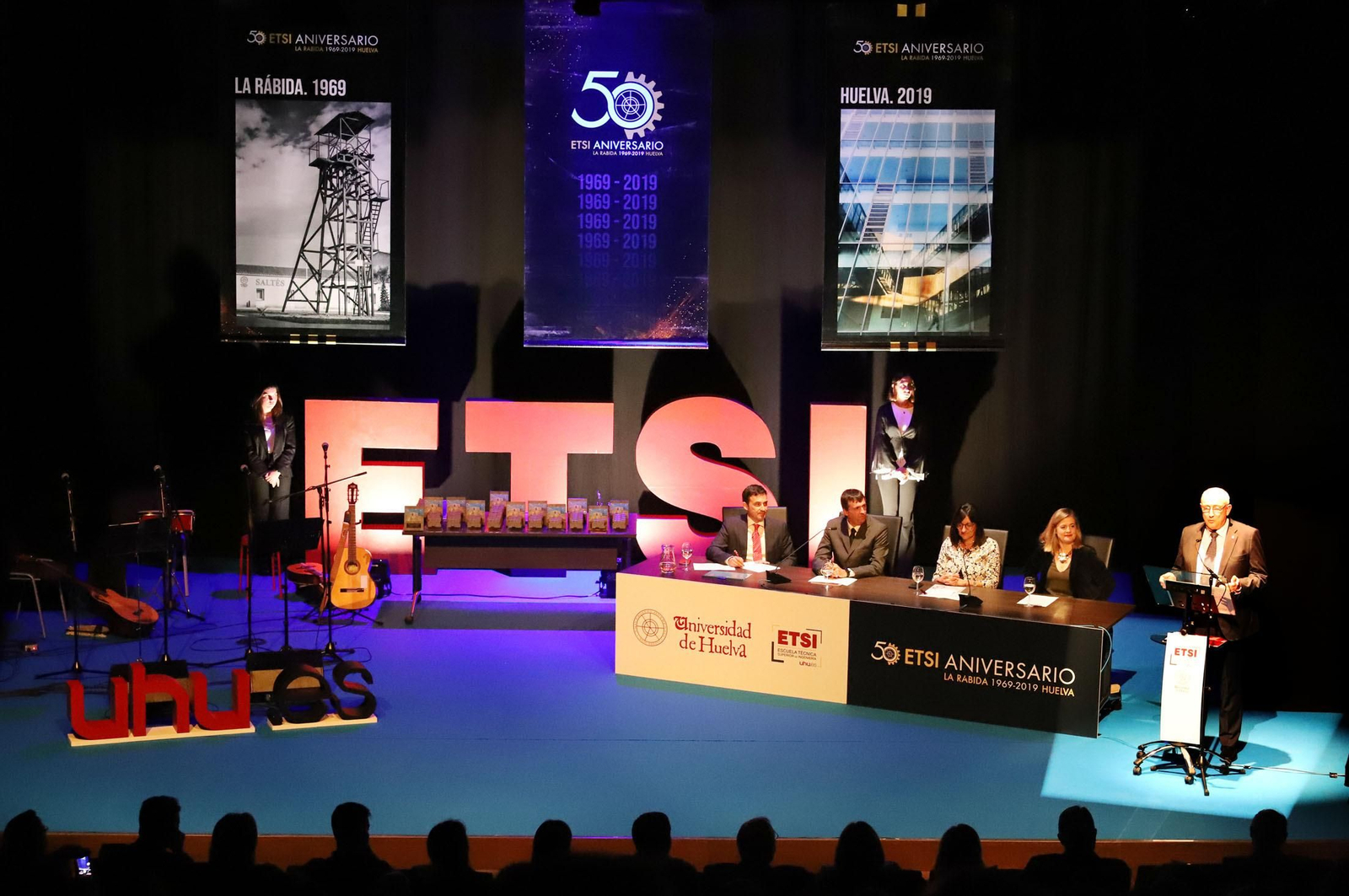 Imágenes del Acto Académico con motivo del 50 aniversario de la Escuela Técnica Superior de Ingeniería