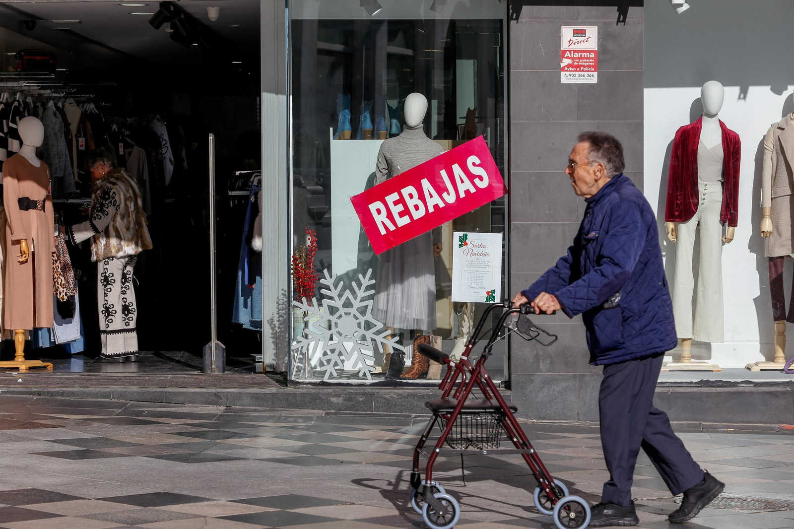 En imágenes, el inicio de las rebajas de enero en el Campo de Gibraltar