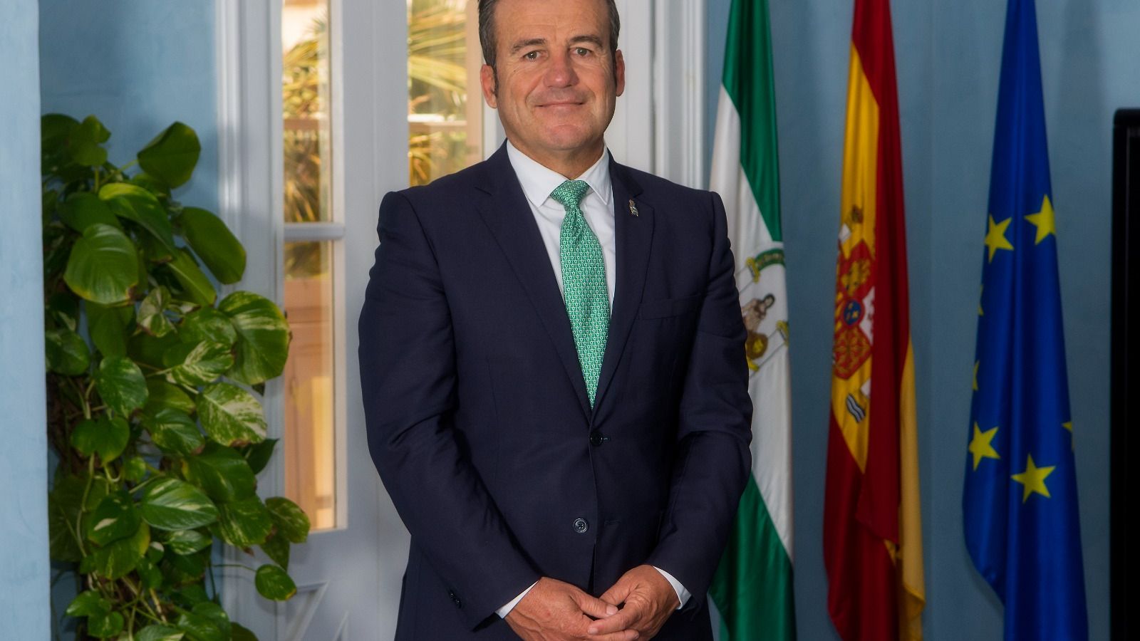 Salvador Hernández.