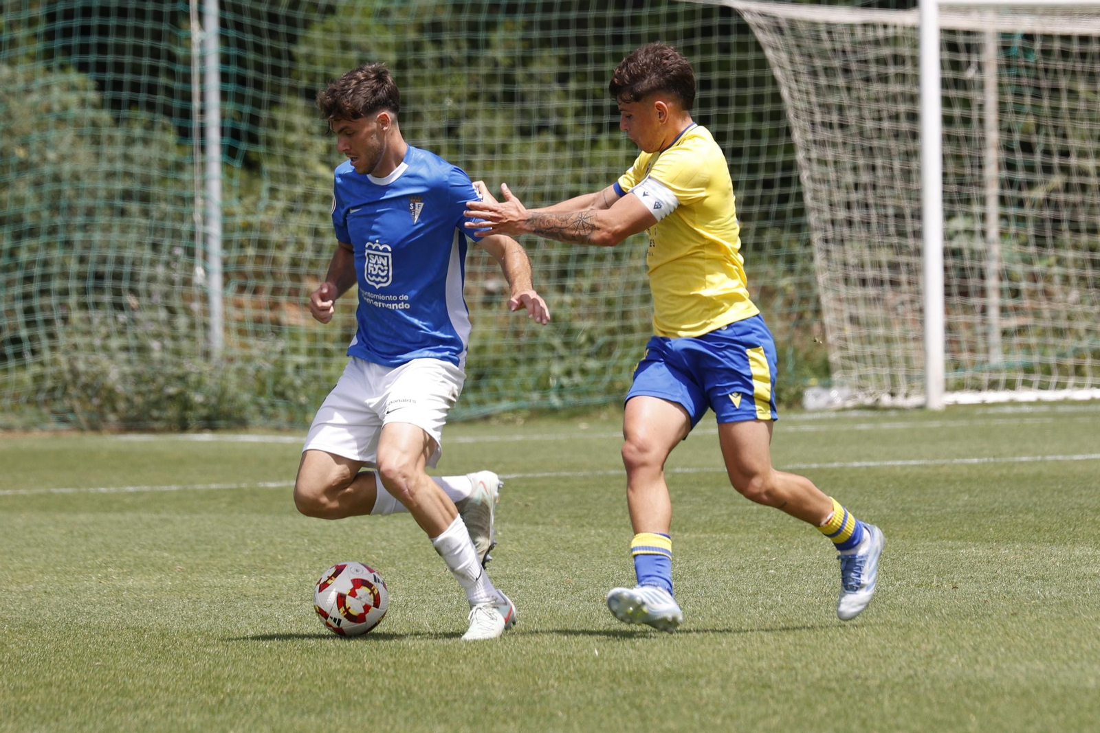 Las imágenes del partido entre el Cádiz Mirandilla y el San Fernando