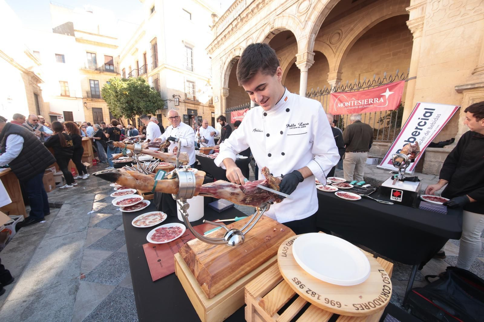 III Jornada de Cortadores de Jamón Solidarios en Jerez