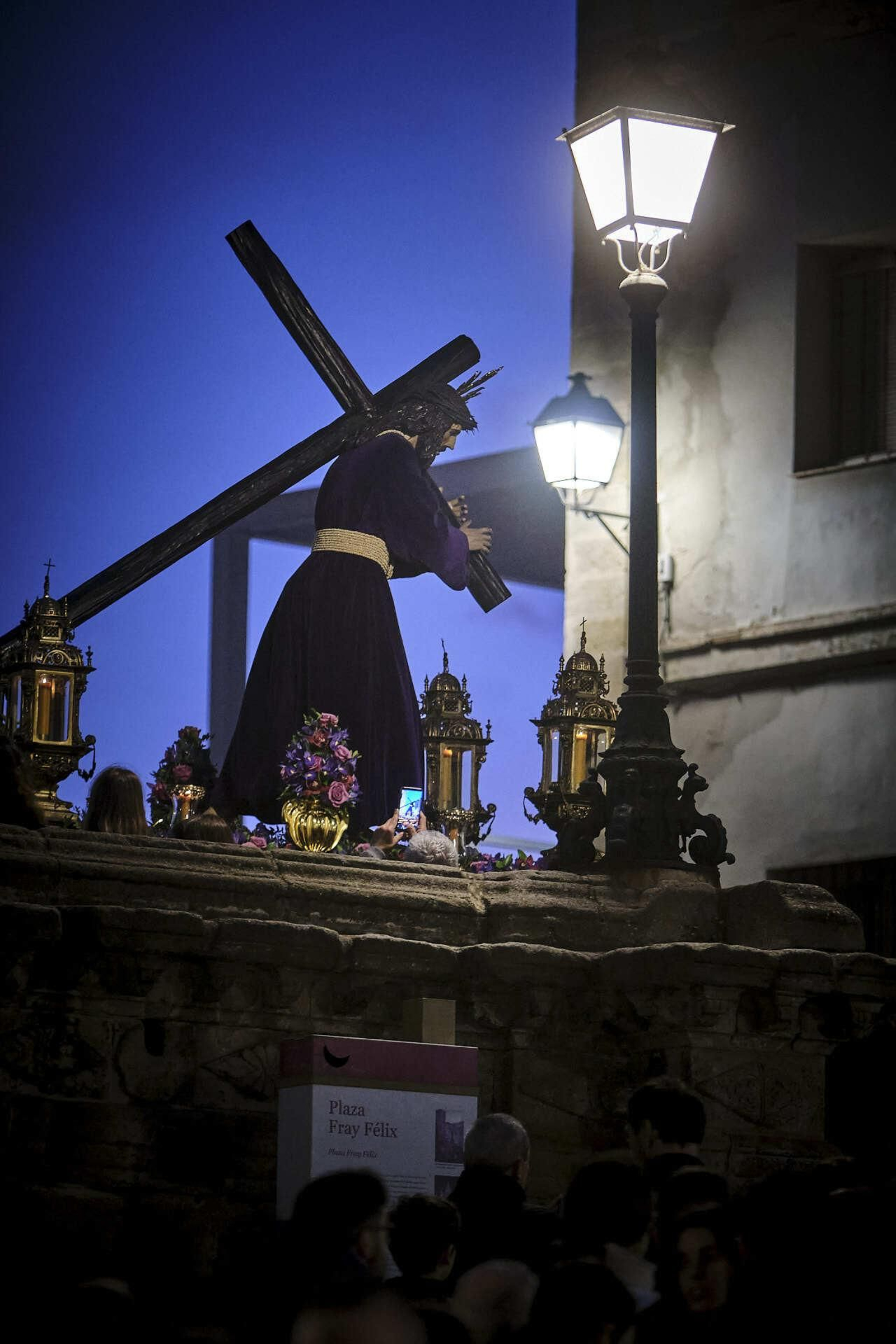 Traslado del Señor del Mayor Dolor a la Catedral para presidir el vía crucis general de hermandades