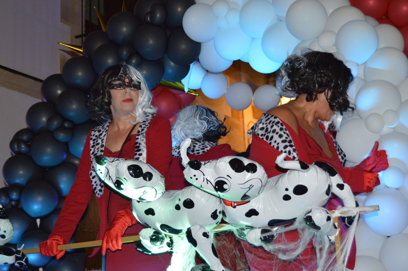 Búscate en la Cabalgata de Cruella de Vil en El Puerto