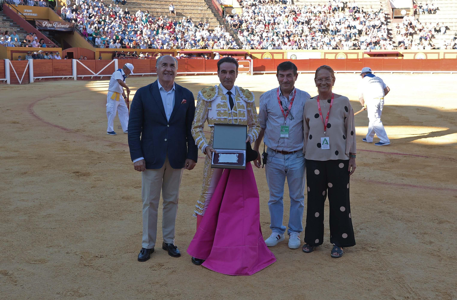 Enrique Ponce, primer toro (7).jpg