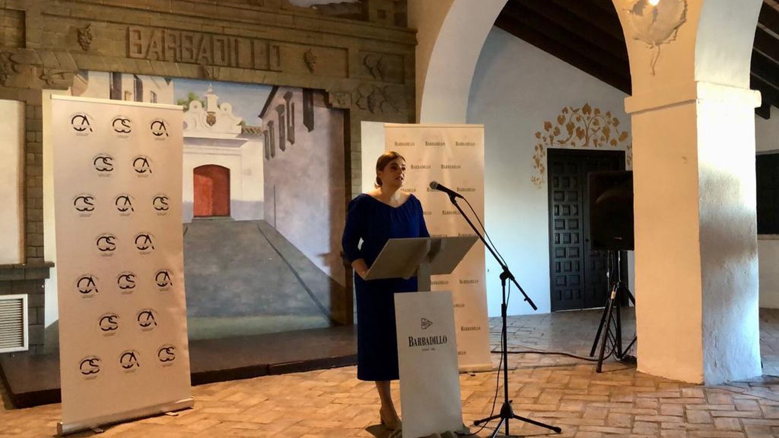 Un momento en el acto de presentación que tuvo lugar en Bodegas Barbadillo.