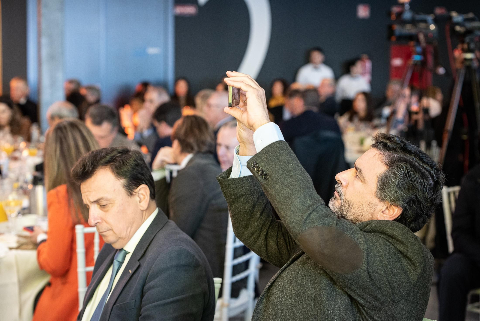 Imágenes de los invitados a la conferencia y desayuno-coloquio con Antonio Sanz en el Foro Joly Andalucía