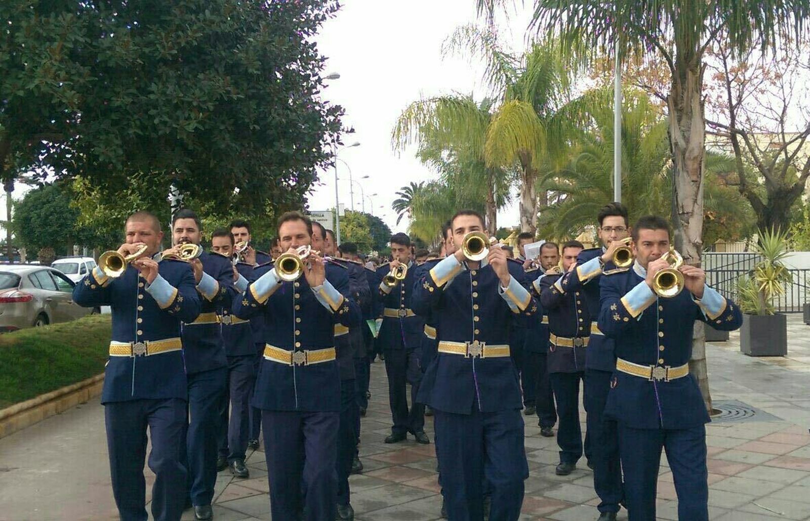 La Banda de Cornetas y Tambores Pasión y Esperanza de Utrera, en acción.