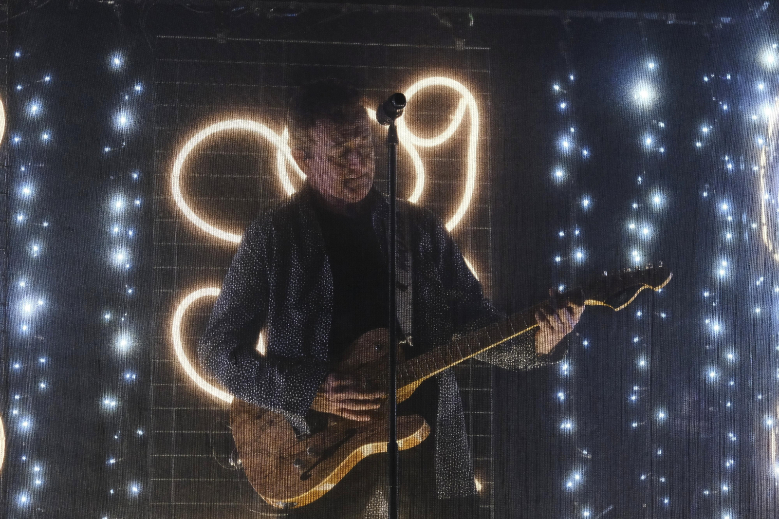 El concierto de Manolo García en el teatro de la Axerquía de Córdoba, en fotografías