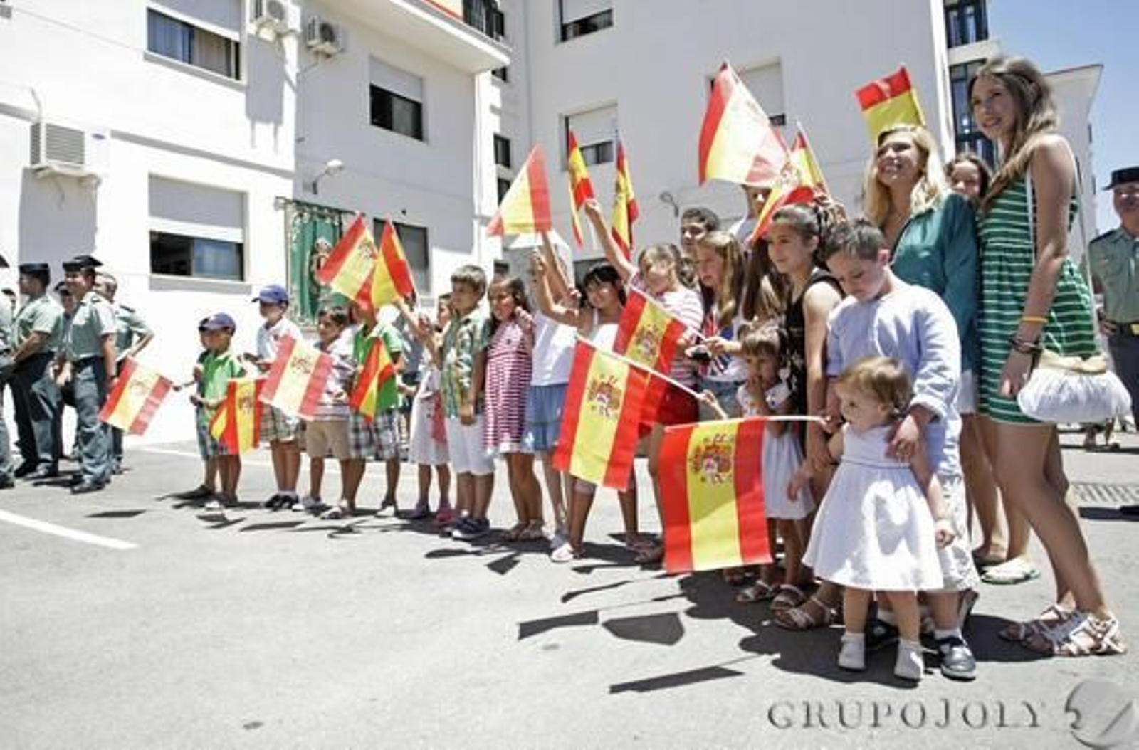 Don Juan Carlos muestra su apoyo a los pescadores y a la Guardia Civil por el trabajo que realizan./Erasmo Fenoy